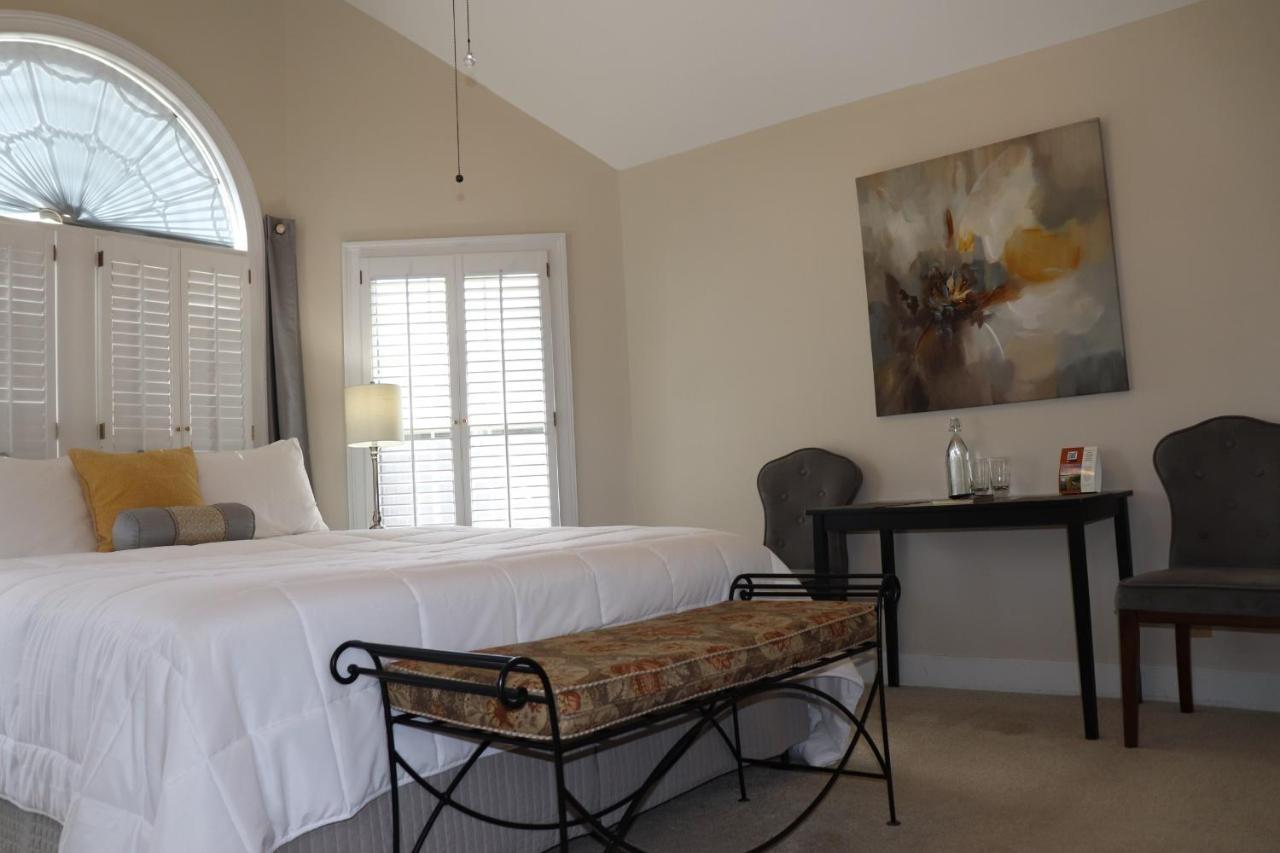 Pleasanton Courtyard Bed And Breakfast Fayetteville Ngoại thất bức ảnh
