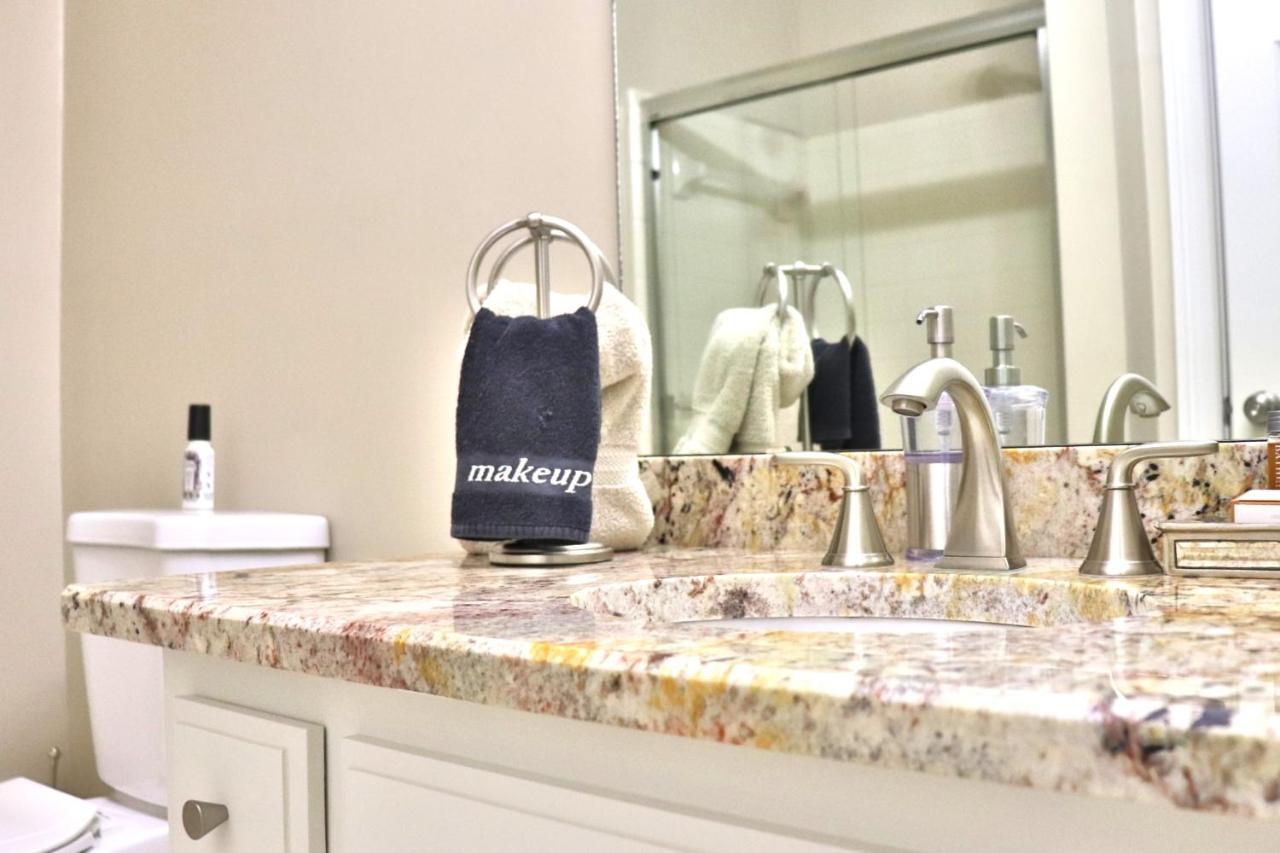 Pleasanton Courtyard Bed And Breakfast Fayetteville Ngoại thất bức ảnh