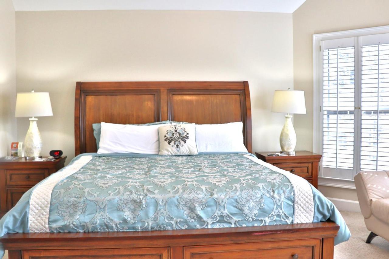 Pleasanton Courtyard Bed And Breakfast Fayetteville Ngoại thất bức ảnh