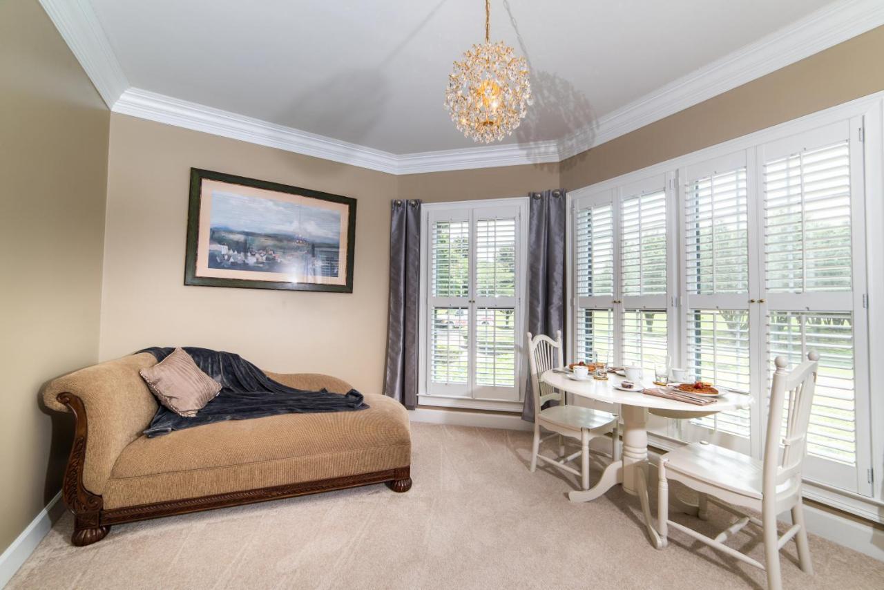 Pleasanton Courtyard Bed And Breakfast Fayetteville Ngoại thất bức ảnh