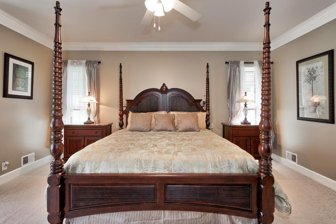 Pleasanton Courtyard Bed And Breakfast Fayetteville Ngoại thất bức ảnh
