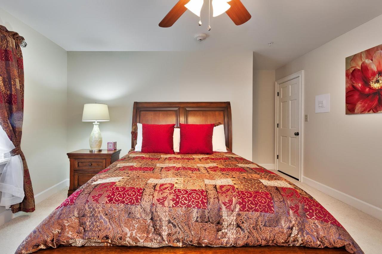Pleasanton Courtyard Bed And Breakfast Fayetteville Ngoại thất bức ảnh
