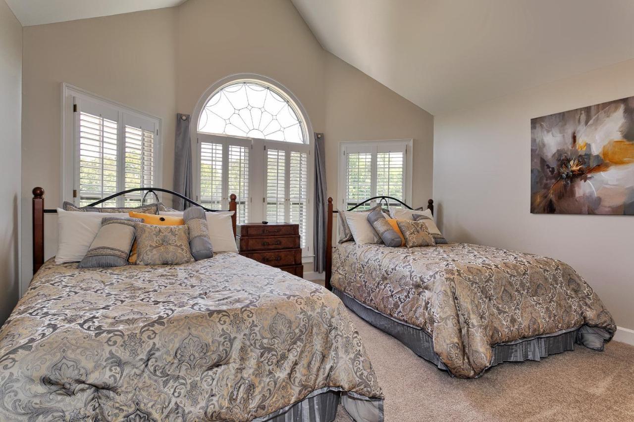 Pleasanton Courtyard Bed And Breakfast Fayetteville Ngoại thất bức ảnh