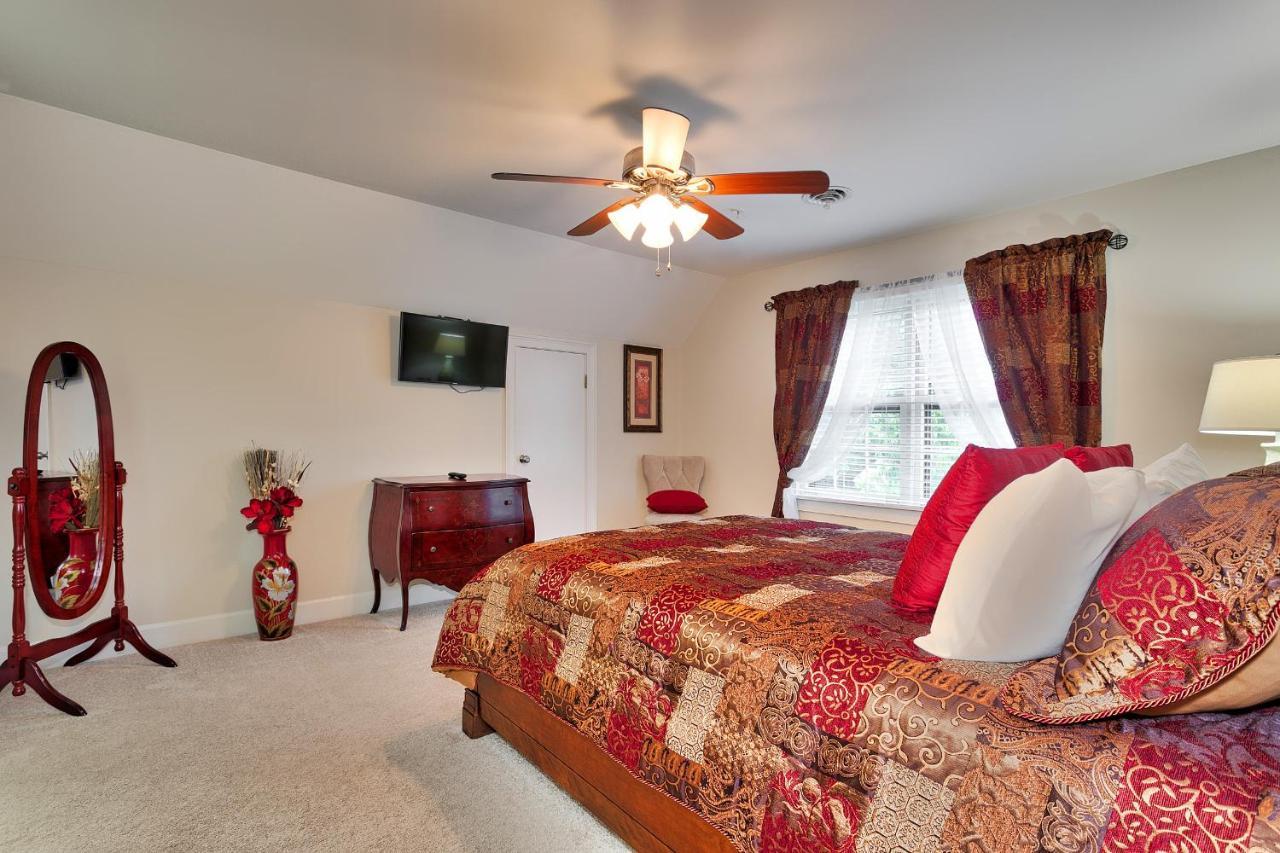 Pleasanton Courtyard Bed And Breakfast Fayetteville Ngoại thất bức ảnh