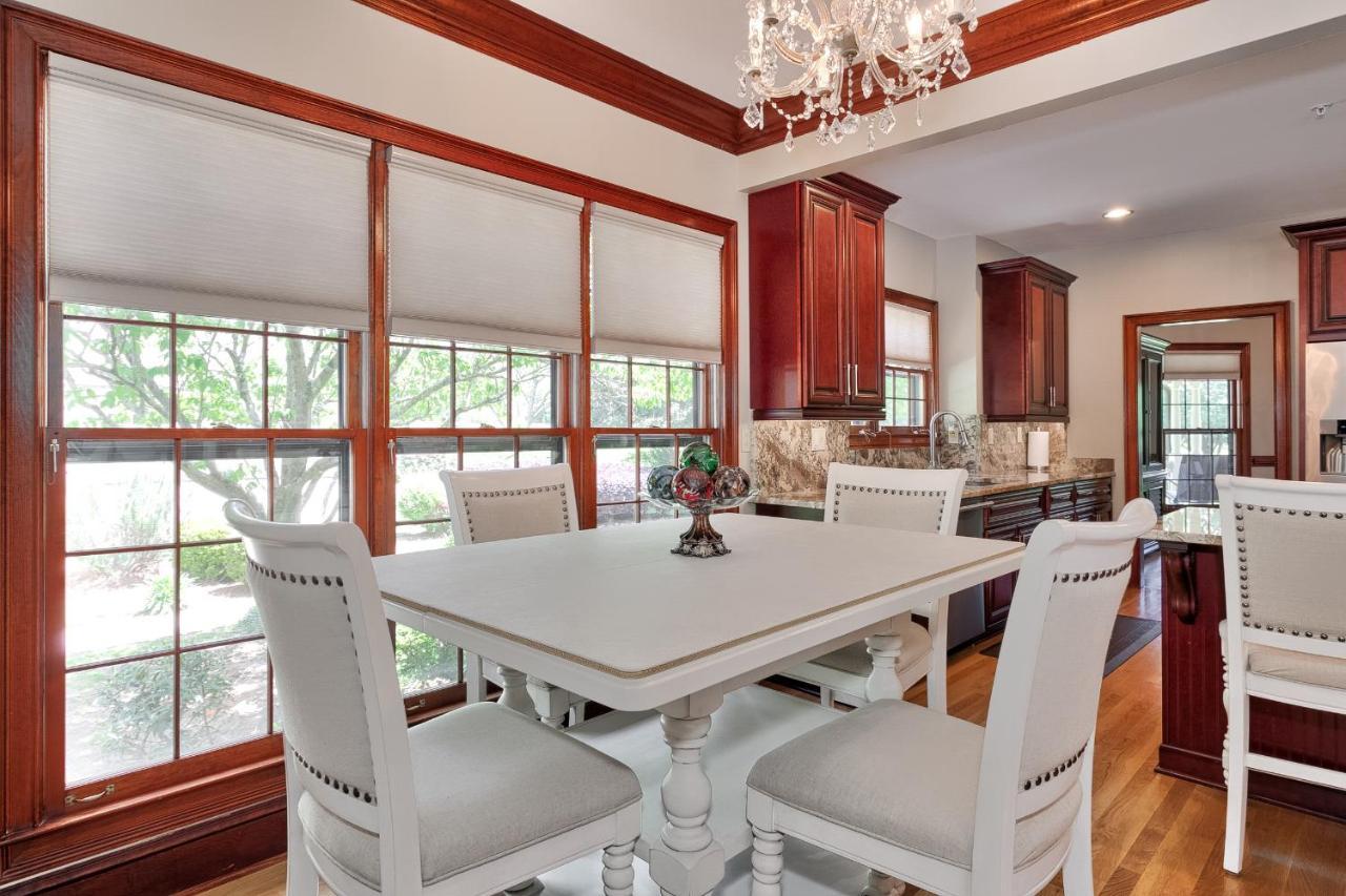 Pleasanton Courtyard Bed And Breakfast Fayetteville Ngoại thất bức ảnh
